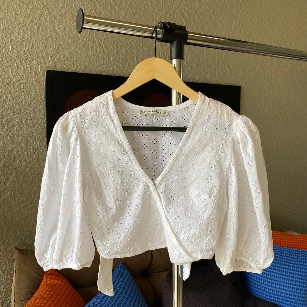Abercrombie & Fitch Eyelet Wrap Crop Top Puff Sleeve White XS Preppy Summer